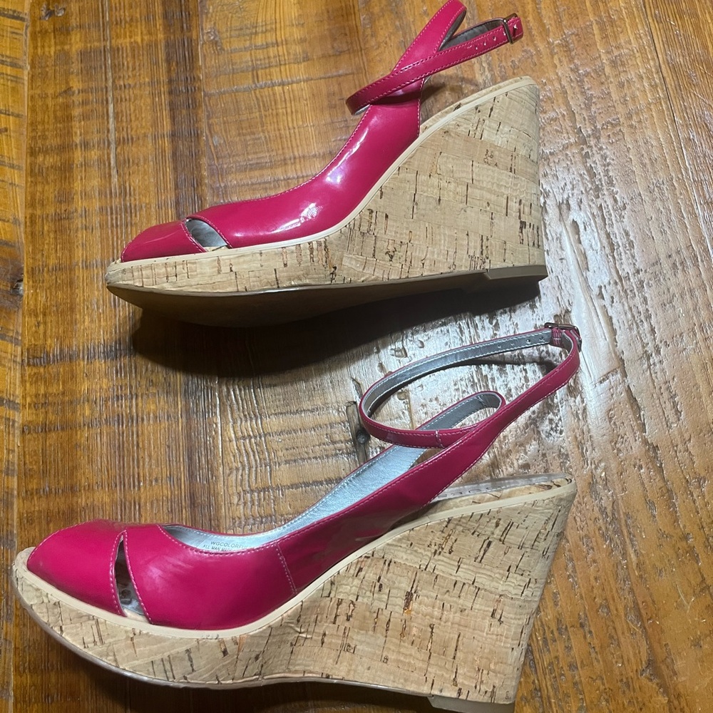 Guess Hot Pink Peep Toe Wedge Sandals Size 8